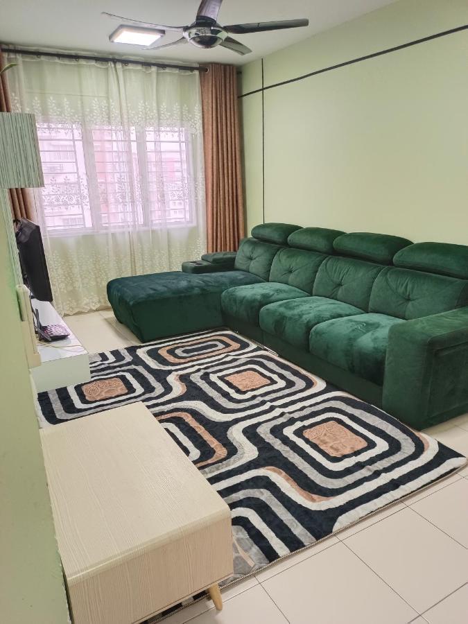 Nena Homestay Setia Alam, Air Conditioned, High Speed Internet Шах-Алам Екстер'єр фото