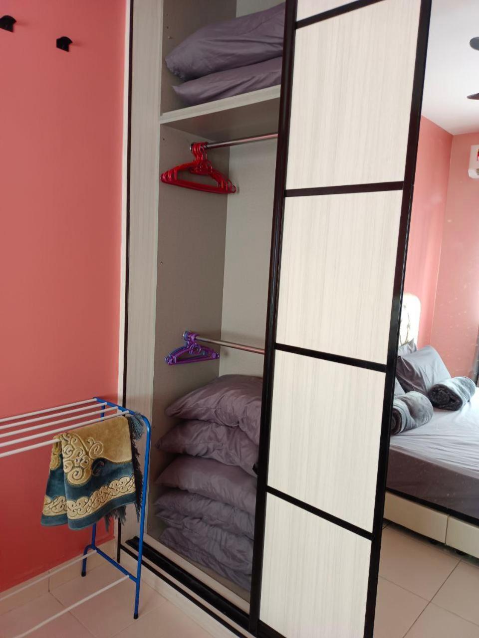Nena Homestay Setia Alam, Air Conditioned, High Speed Internet Шах-Алам Екстер'єр фото